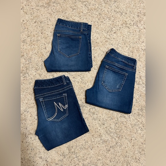 Lot of 3 Maurices jeans - flare, straight, distressed.  Dark wash, Small short. - Picture 1 of 11